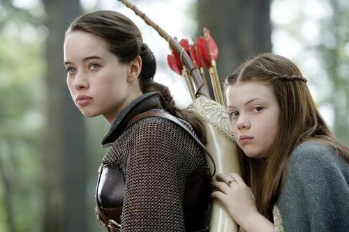Lucy-and-Susan-lucy-pevensie-12844676-500-333.jpg