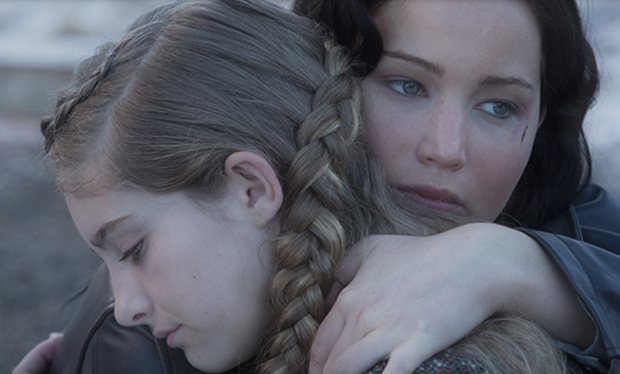 Katniss_hugs_Prim_in_new_still_from_The_Hunger_Games__Catching_Fire.jpg