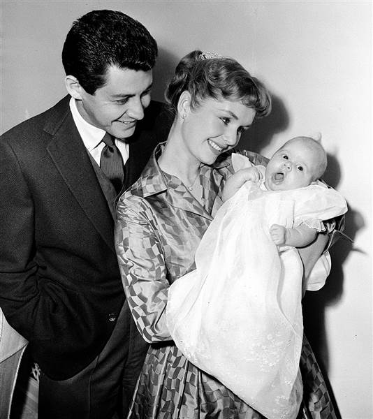 debbie-reynolds-today-161228-08_87828a987f5a68adbca09dcf4e50603b.today-inline-large.jpg