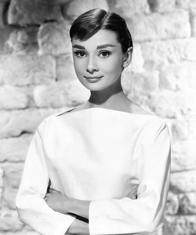Audrey_Hepburn_1956.jpg